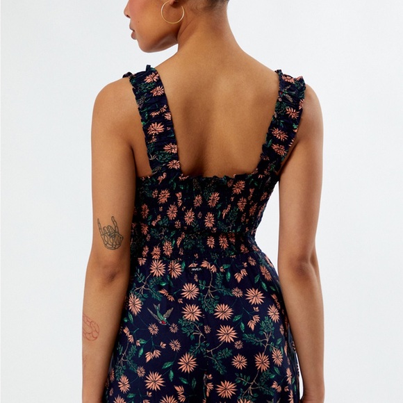 Ray Romper from RVCA NWT in M/10 - Picture 2 of 6